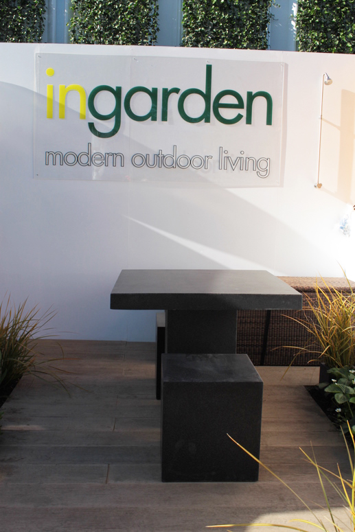 Elegant modern outdoor furniture for garden design Elegant modern outdoor furniture for garden design