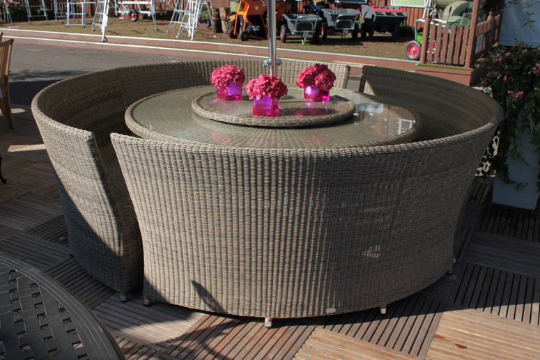 Woven resin garden furniture - Chelsea Flower Show 2010 garden product review Woven resin garden furniture