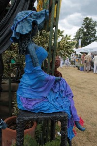 Cloth resin garden sculpture