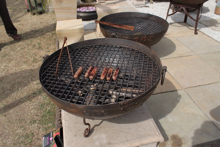 Fire box for a cook-out Fire box for a cook-out