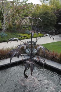 Leaf metal garden fountain 